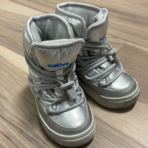 Native silver metallic insulated snow boots